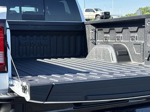 New 2026 GMC Sierra 1500 AT4X w/ LPO, Black Badging Package AWD/4WD image 10