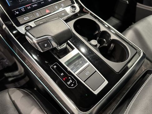 Used 2022 Audi Q8 Premium Plus image 17
