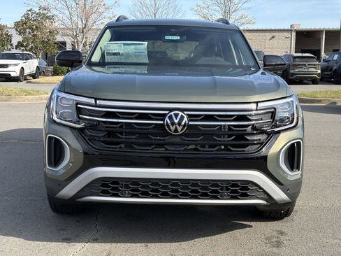 New 2026 Volkswagen Atlas Peak Edition image 8