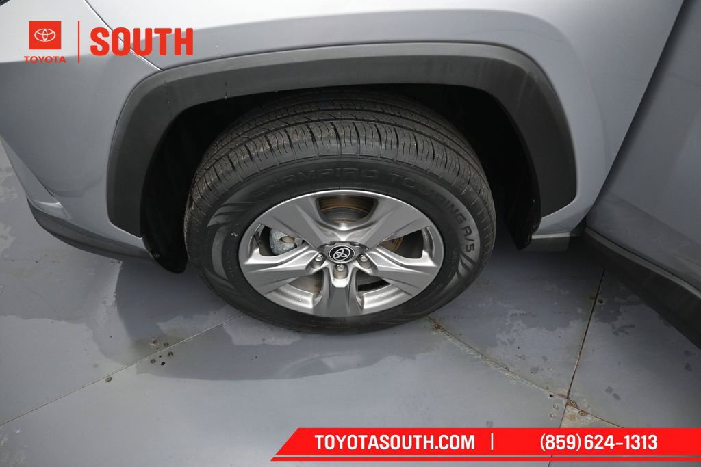 Used 2024 Toyota RAV4 XLE AWD/4WD image 33
