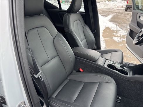 Used 2020 Volvo XC40 T5 Momentum w/ Protection Package Premier image 44