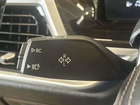 Used 2024 BMW X5 xDrive50e AWD/4WD image 28