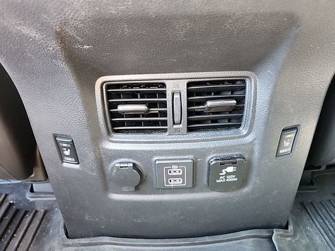 Used 2024 Nissan Titan PRO-4X w/ Pro-4x Convenience Package image 19