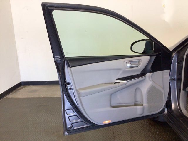 Used 2017 Toyota Camry LE FWD image 7