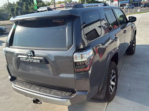 Used 2018 Toyota 4Runner 4WD image 4