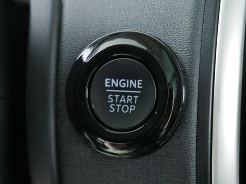 Used 2025 Ford Expedition Active AWD/4WD image 25