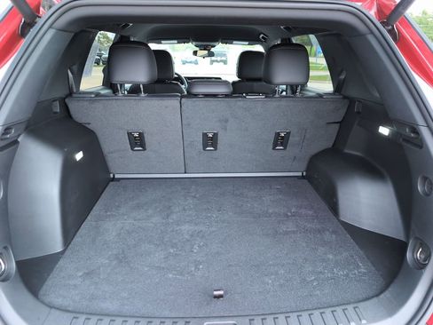 Used 2025 GMC Terrain Elevation w/ Elevation Premium Package AWD/4WD image 10