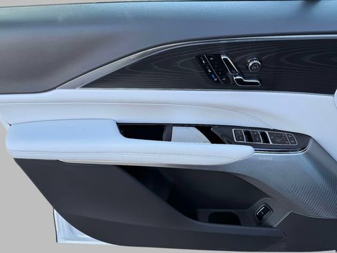 Used 2024 Cadillac Lyriq Luxury RWD image 20