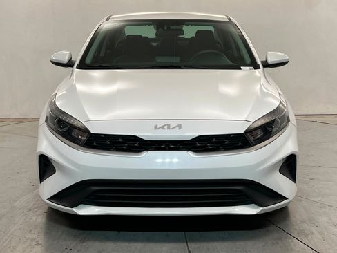 Used 2023 Kia Forte LXS FWD image 9