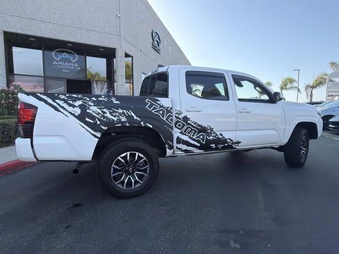 Used 2020 Toyota Tacoma SR AWD/4WD image 5