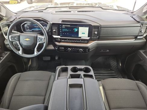 Used 2025 Chevrolet Silverado 2500 LT w/ Convenience Package AWD/4WD image 11
