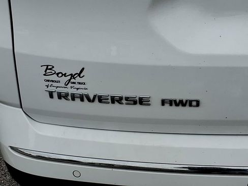 Used 2022 Chevrolet Traverse Premier w/ LPO, Floor Liner Package image 6