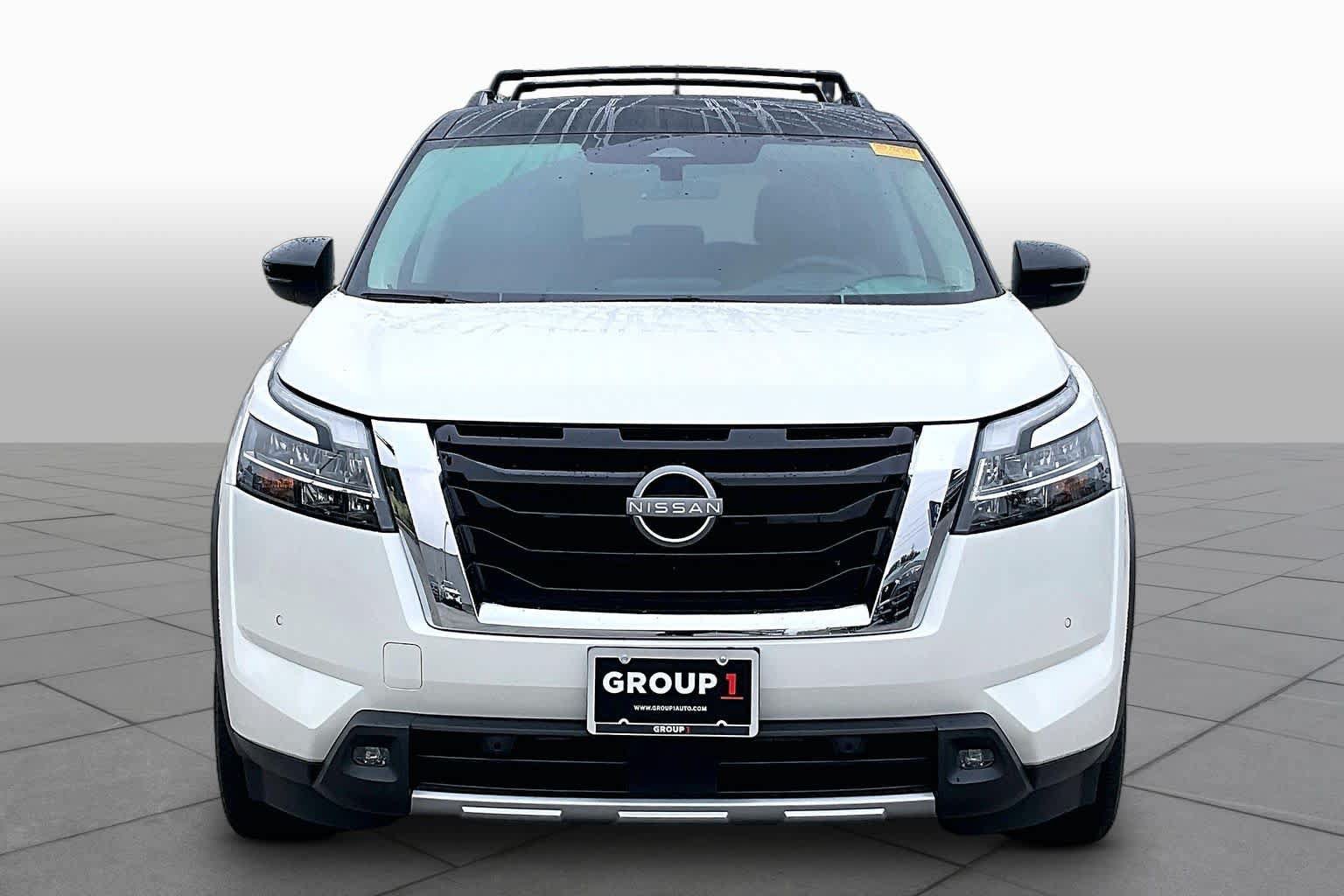 Used 2023 Nissan Pathfinder Platinum w/ Cargo Package AWD/4WD image 4