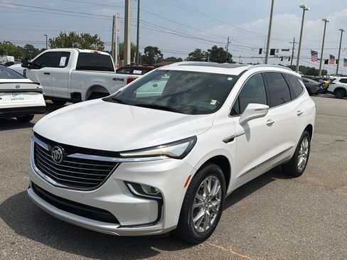 Used 2023 Buick Enclave Essence w/ Experience Buick Package FWD image 1