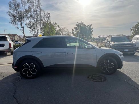 Certified 2025 Hyundai Venue Limited image 8