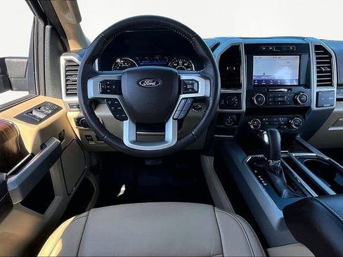 Used 2019 Ford F150 Lariat image 5