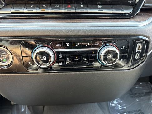 Used 2024 GMC Sierra 1500 SLT image 18