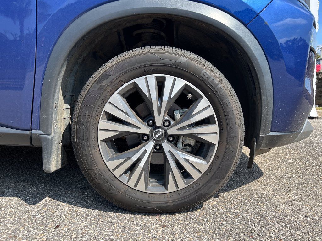 Used 2023 Nissan Rogue SV w/ SV Premium B Package FWD image 6