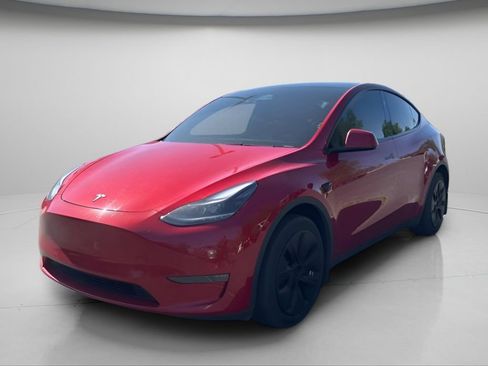 Used 2023 Tesla Model Y Long Range AWD/4WD image 9