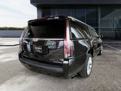Used 2016 Cadillac Escalade ESV Platinum AWD/4WD image 4