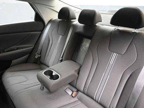 Certified 2024 Hyundai Elantra SEL w/ Convenience Package image 20