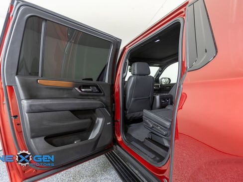 Used 2025 GMC Yukon XL Denali w/ Sun & Power Step Package AWD/4WD image 23