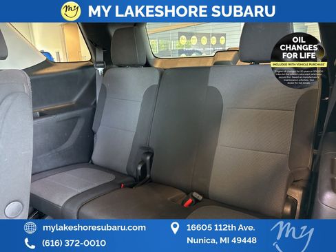 Used 2020 Chevrolet Traverse LT w/ Driver Confidence II Package AWD/4WD image 28