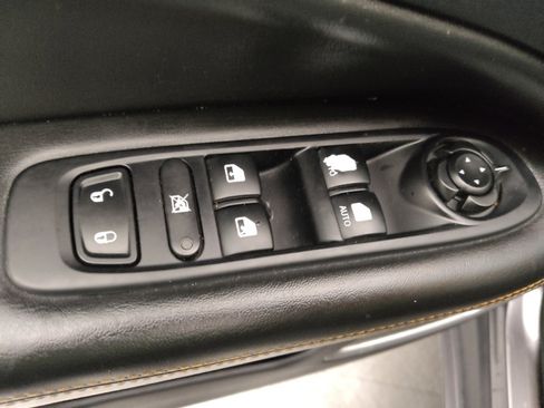 Used 2020 Jeep Compass Limited FWD image 27
