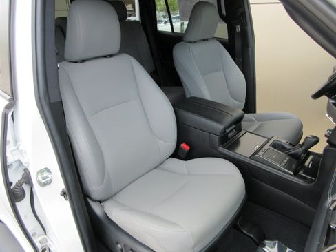 Used 2023 Lexus GX 460 w/ Black Line Special Edition AWD/4WD image 25