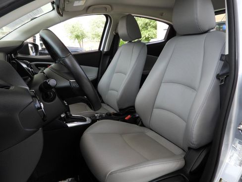 Used 2020 Toyota Yaris XLE FWD image 42
