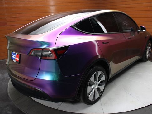 Used 2023 Tesla Model Y Long Range image 10