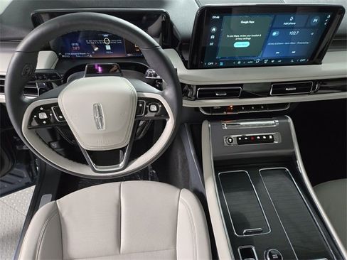 New 2026 Lincoln Aviator Premiere image 17