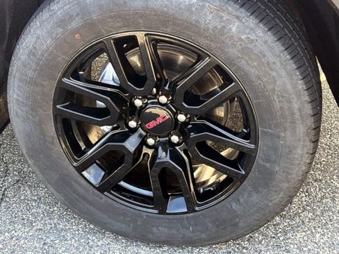 Used 2025 GMC Sierra 1500 Elevation w/ Preferred Package image 7