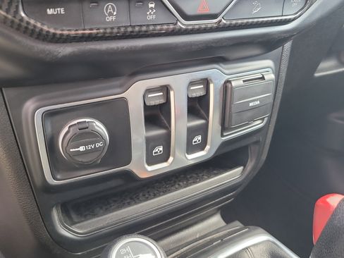 Used 2020 Jeep Wrangler Sport image 20