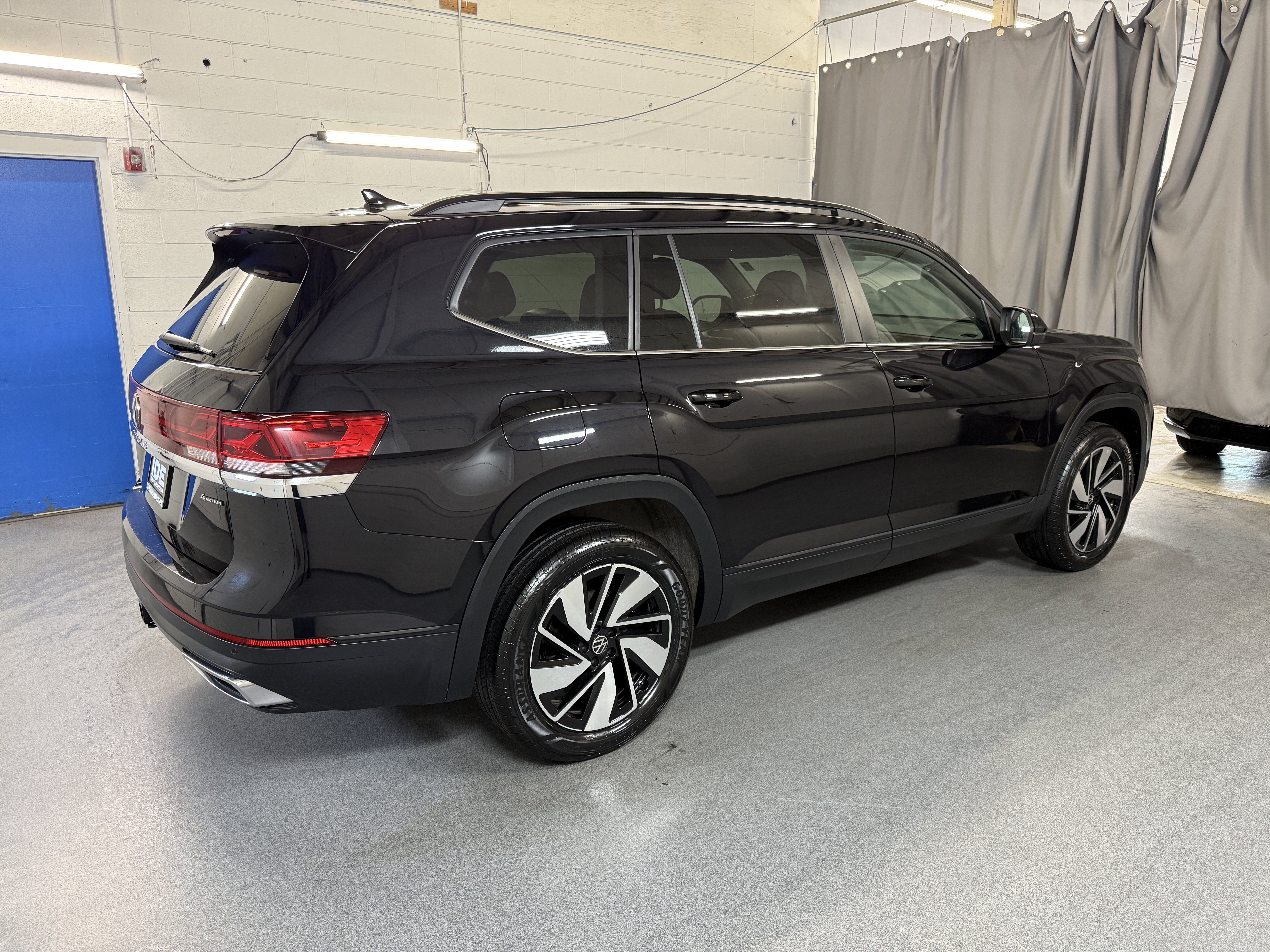 Certified 2024 Volkswagen Atlas SE AWD/4WD image 10