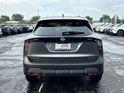 New 2025 Nissan Kicks SV w/ Charging Package image 5