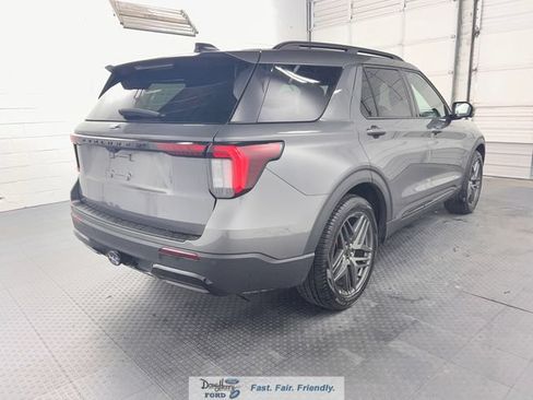 Used 2025 Ford Explorer ST-Line w/ Premium Package RWD image 7