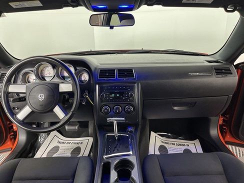 Used 2010 Dodge Challenger R/T RWD image 31