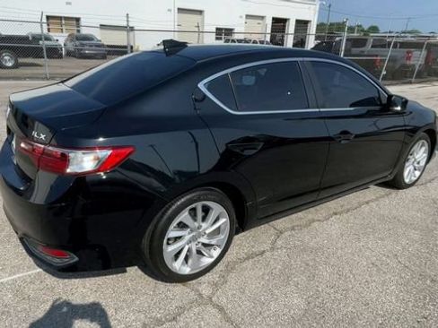 Used 2018 Acura ILX FWD image 2