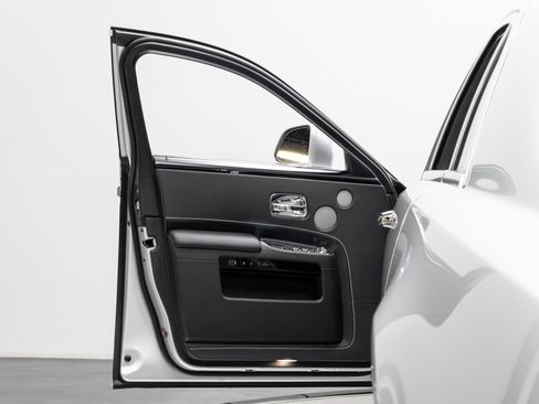 Used 2015 Rolls-Royce Ghost image 58