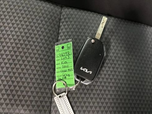 Used 2023 Kia Soul LX w/ LX Technology Package FWD image 28