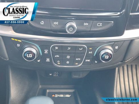 Used 2023 Chevrolet Traverse Premier image 27