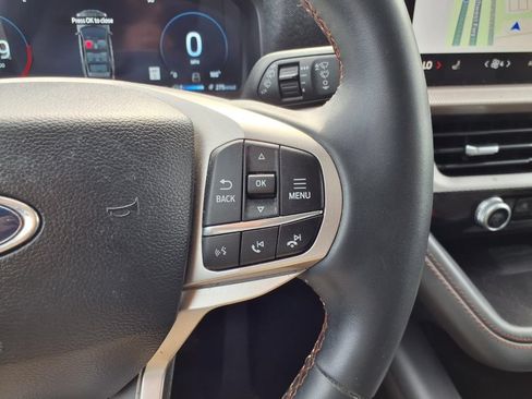 Used 2025 Ford Explorer Active RWD image 17