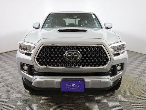 Used 2019 Toyota Tacoma TRD Sport AWD/4WD image 2