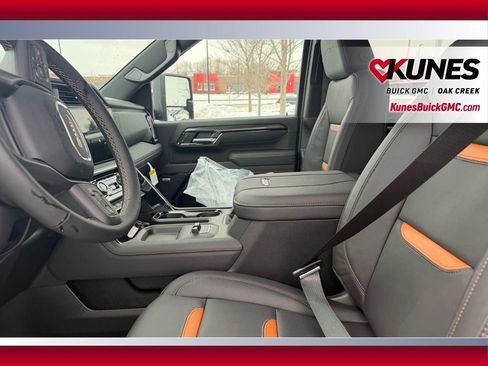 New 2026 GMC Sierra 2500 AT4 w/ AT4 Premium Plus Package AWD/4WD image 10
