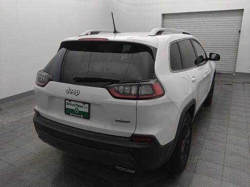Used 2019 Jeep Cherokee Latitude Plus FWD image 7