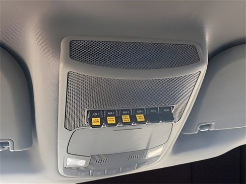 Used 2017 Ford F550 2WD Regular Cab Super Duty image 28