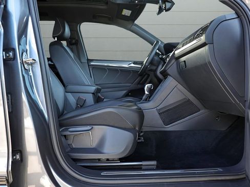 Used 2024 Volkswagen Tiguan SE R-Line image 23