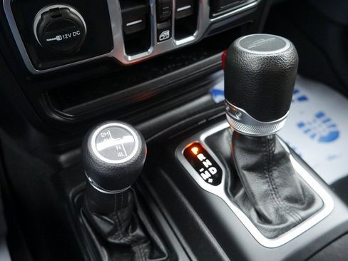 Used 2020 Jeep Gladiator Sport w/ Quick Order Package 24S image 18