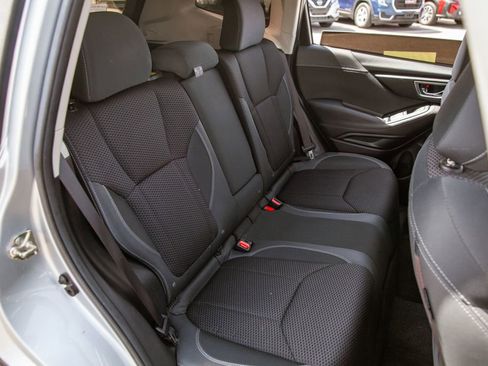 Used 2019 Subaru Forester Premium AWD/4WD image 12